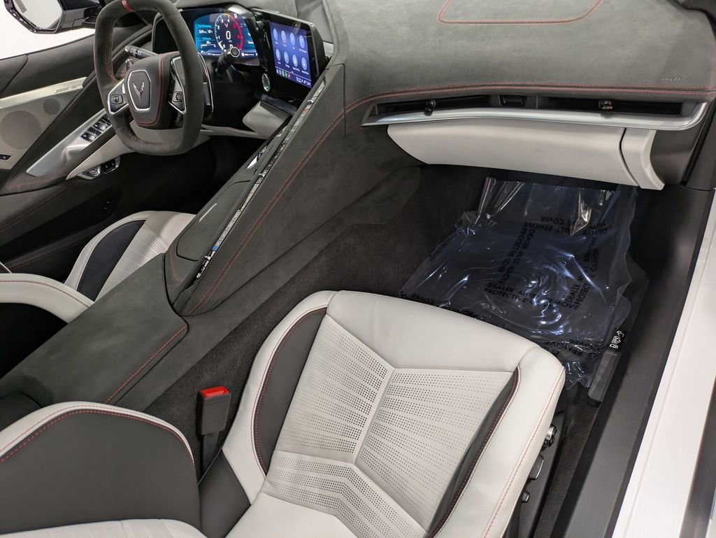 Used 2023 Chevrolet Corvette Stingray Premium Conv w/ Z51 Performance Package RWD image 28