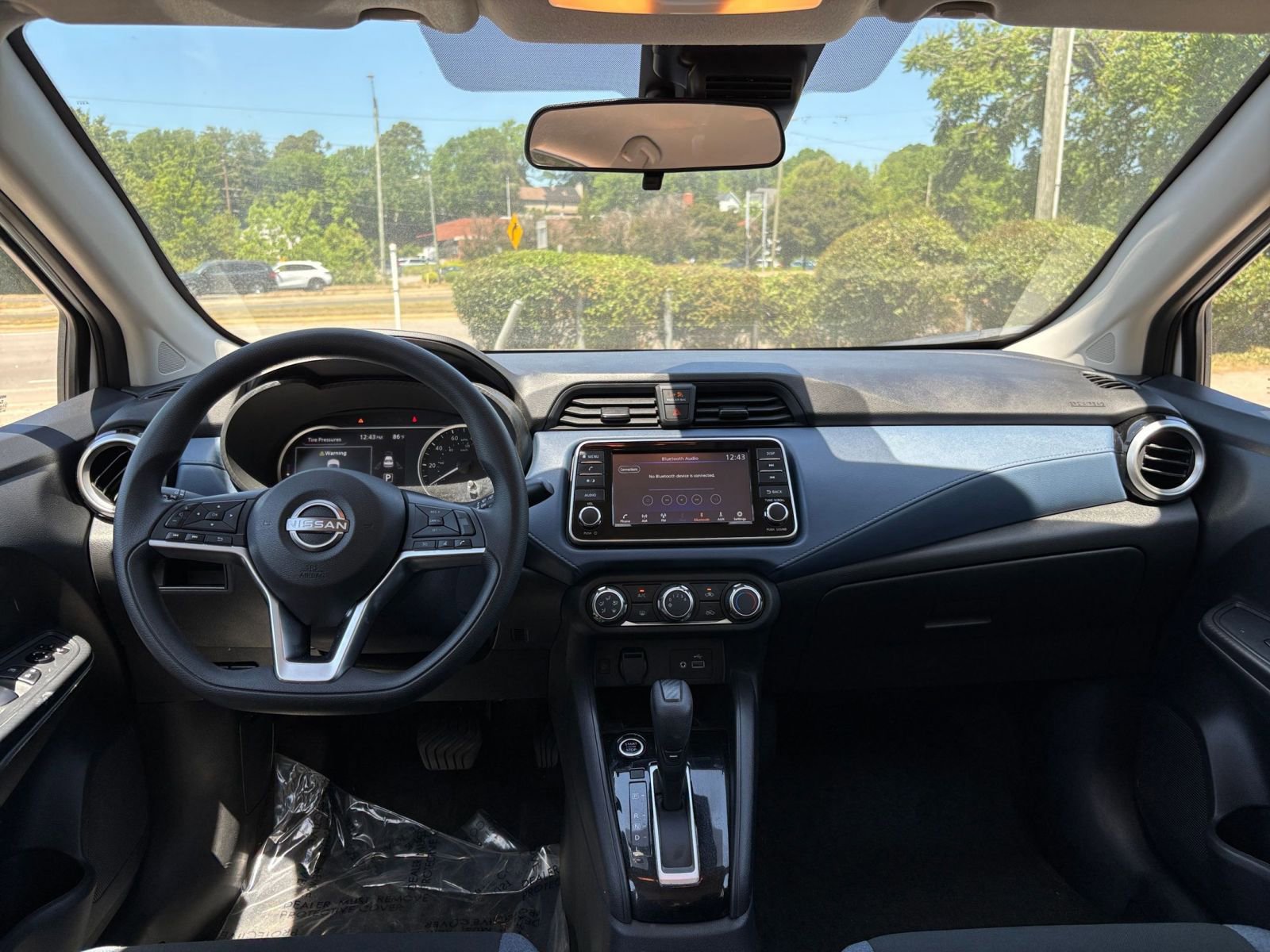 Used 2025 Nissan Versa SV FWD image 31