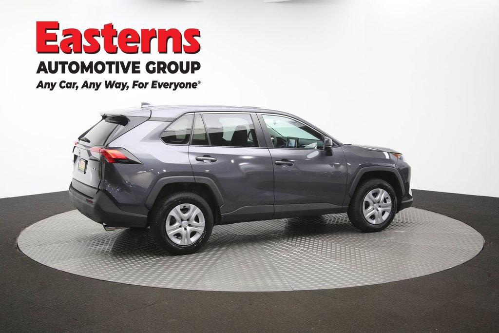 Used 2022 Toyota RAV4 LE AWD/4WD image 40