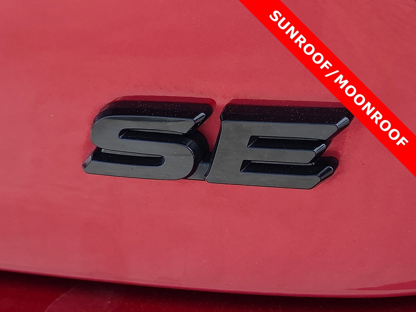 Used 2025 Toyota Camry SE w/ Convenience Package image 8