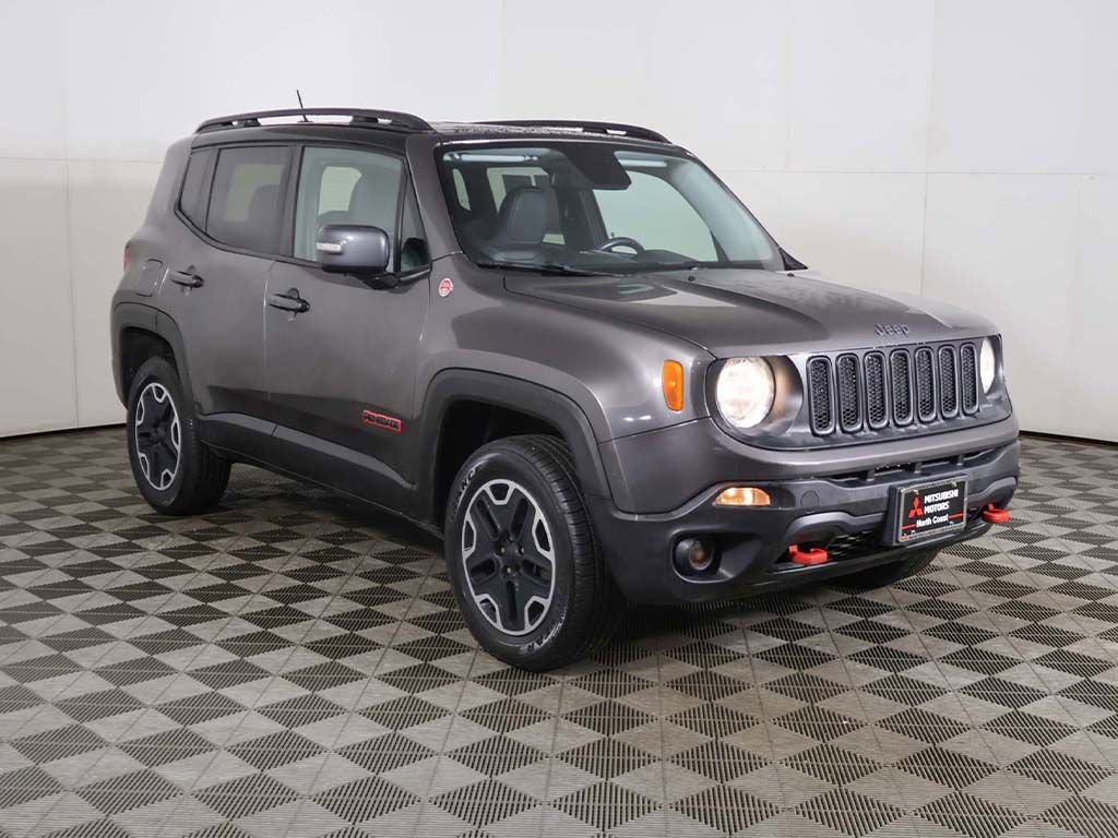 Used 2017 Jeep Renegade Trailhawk w/ Premium Trailhawk Package AWD/4WD image 50