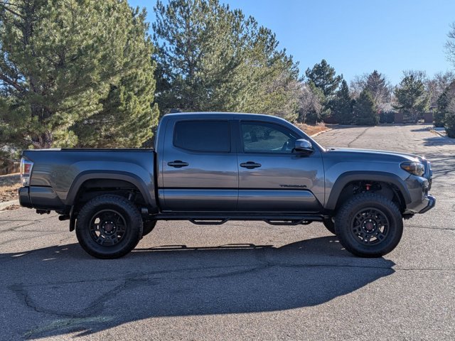 Used 2017 Toyota Tacoma TRD Off-Road image 4