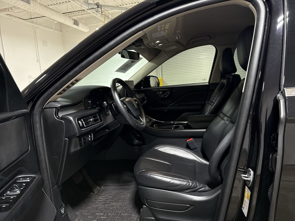 Used 2023 Lincoln Aviator AWD image 19