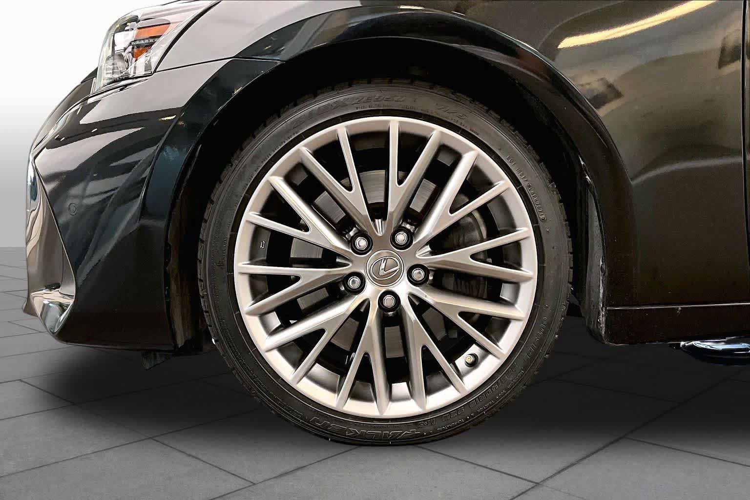 Used 2019 Lexus IS 300 w/ Navigation Package RWD image 11