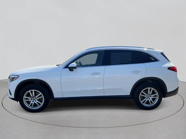 Used 2023 Mercedes-Benz GLC 300 4MATIC image 2