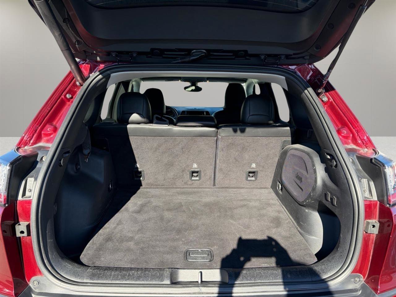 Used 2019 Jeep Cherokee Limited image 13