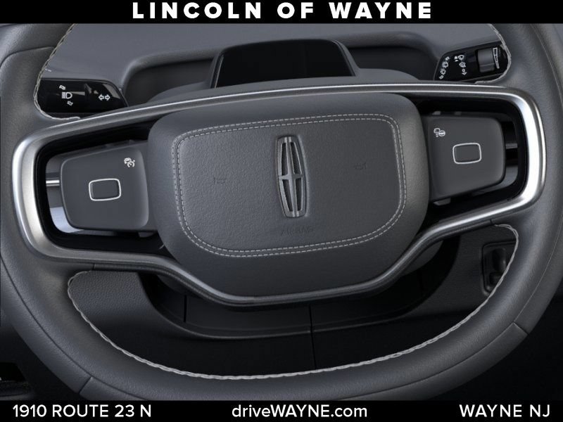 New 2026 Lincoln Navigator Premiere AWD/4WD image 13