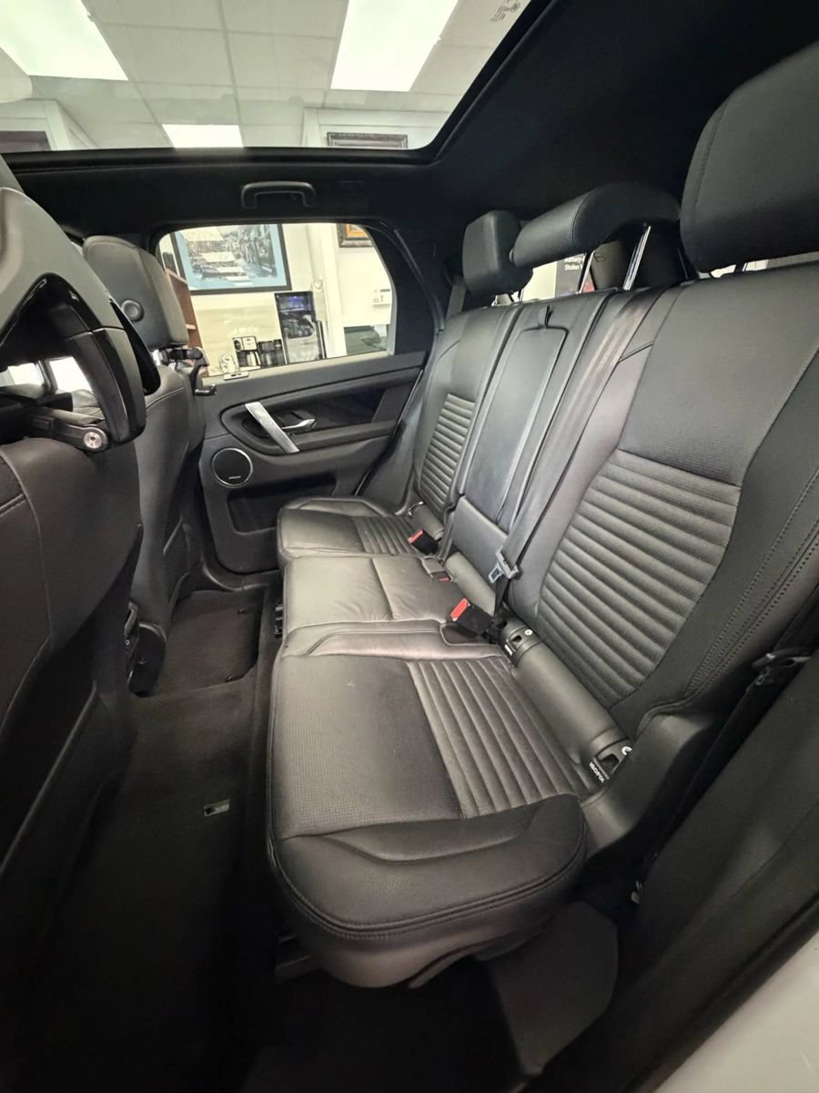 Used 2022 Land Rover Discovery Sport SE AWD/4WD image 13