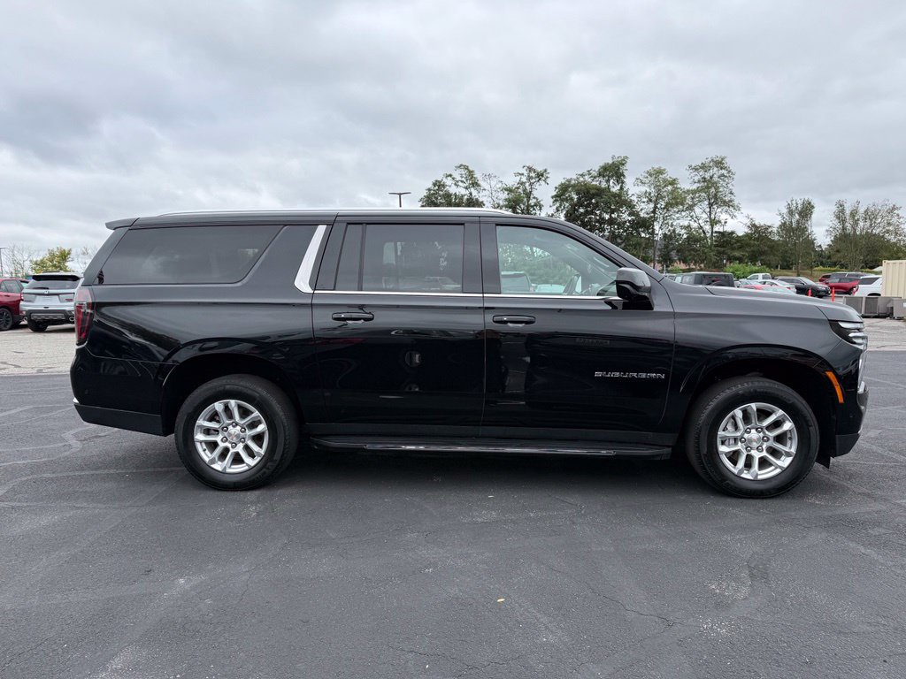 Used 2025 Chevrolet Suburban LT AWD/4WD image 6
