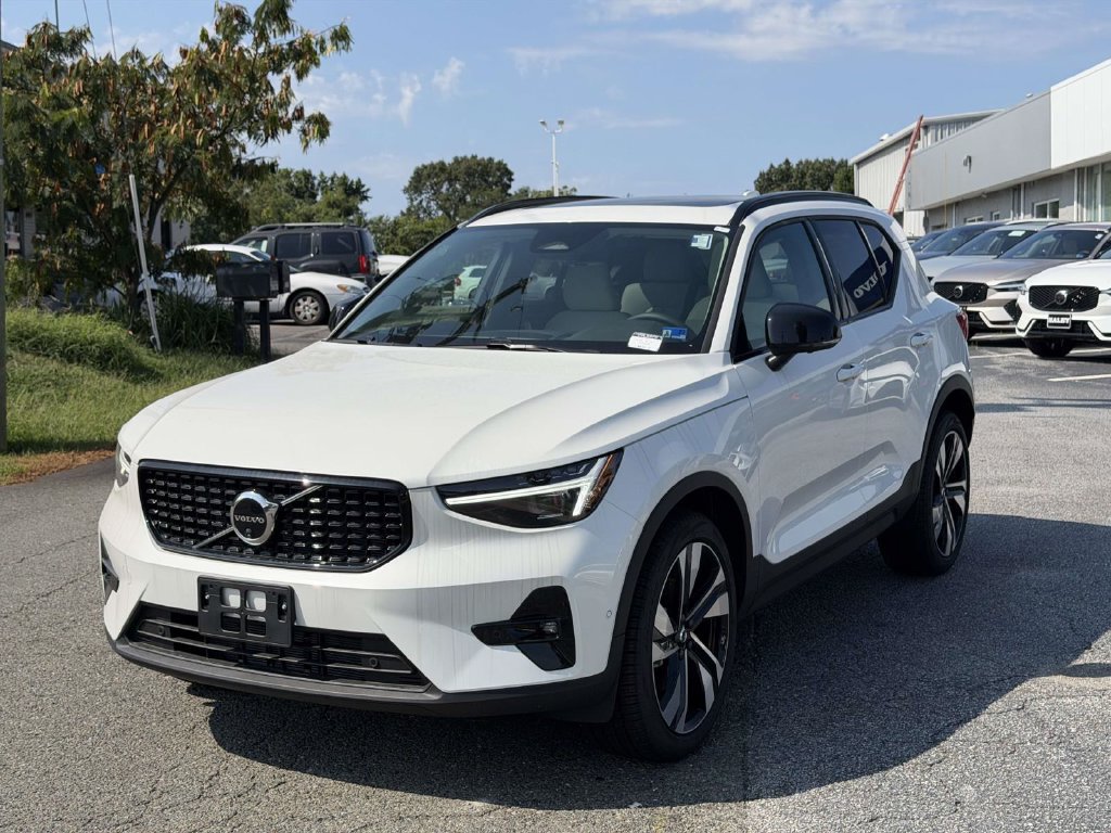 New 2026 Volvo XC40 B5 Ultra w/ Protection Package Premier AWD/4WD image 22