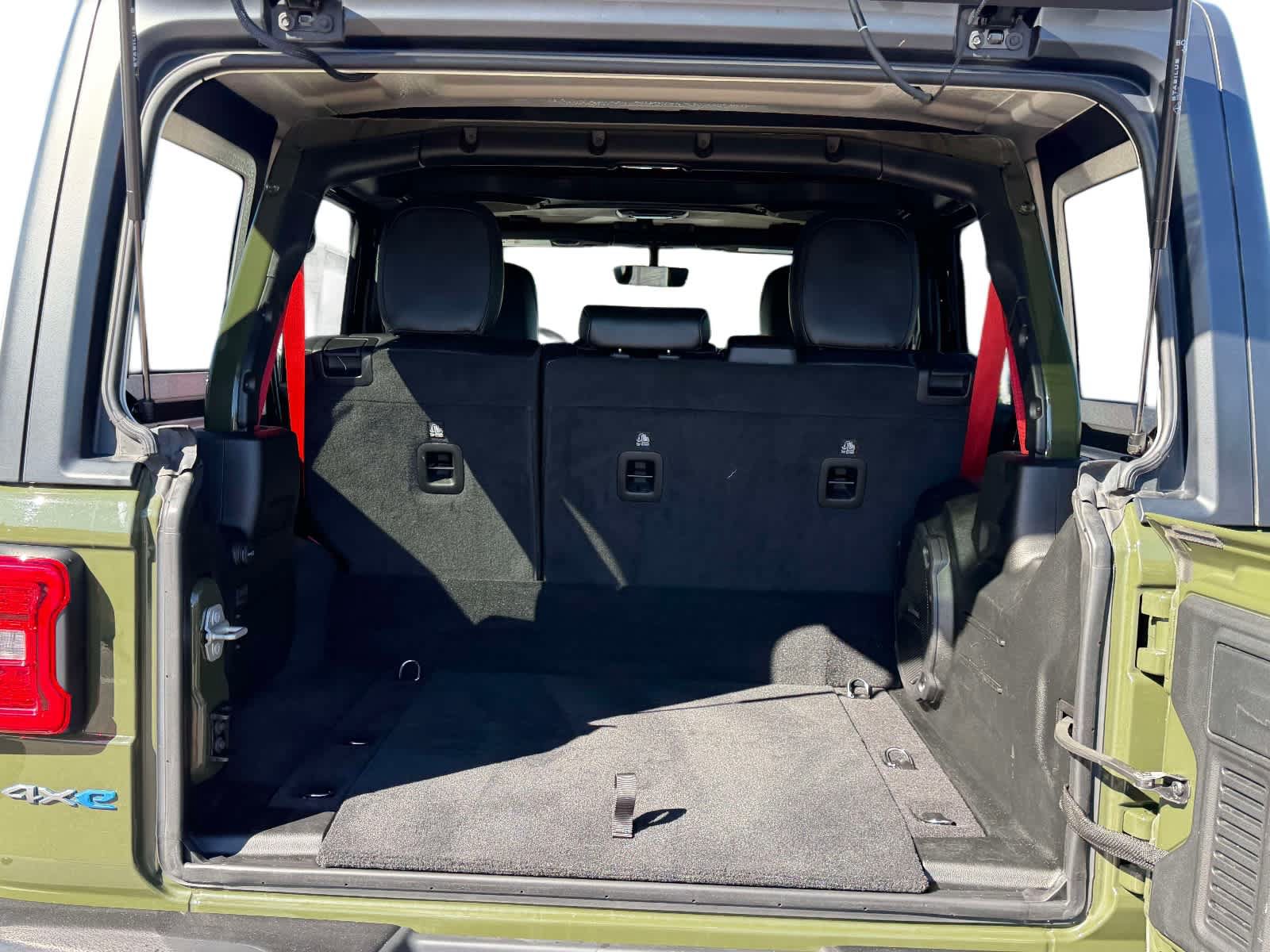 Used 2023 Jeep Wrangler Unlimited Rubicon 4xe AWD/4WD image 7
