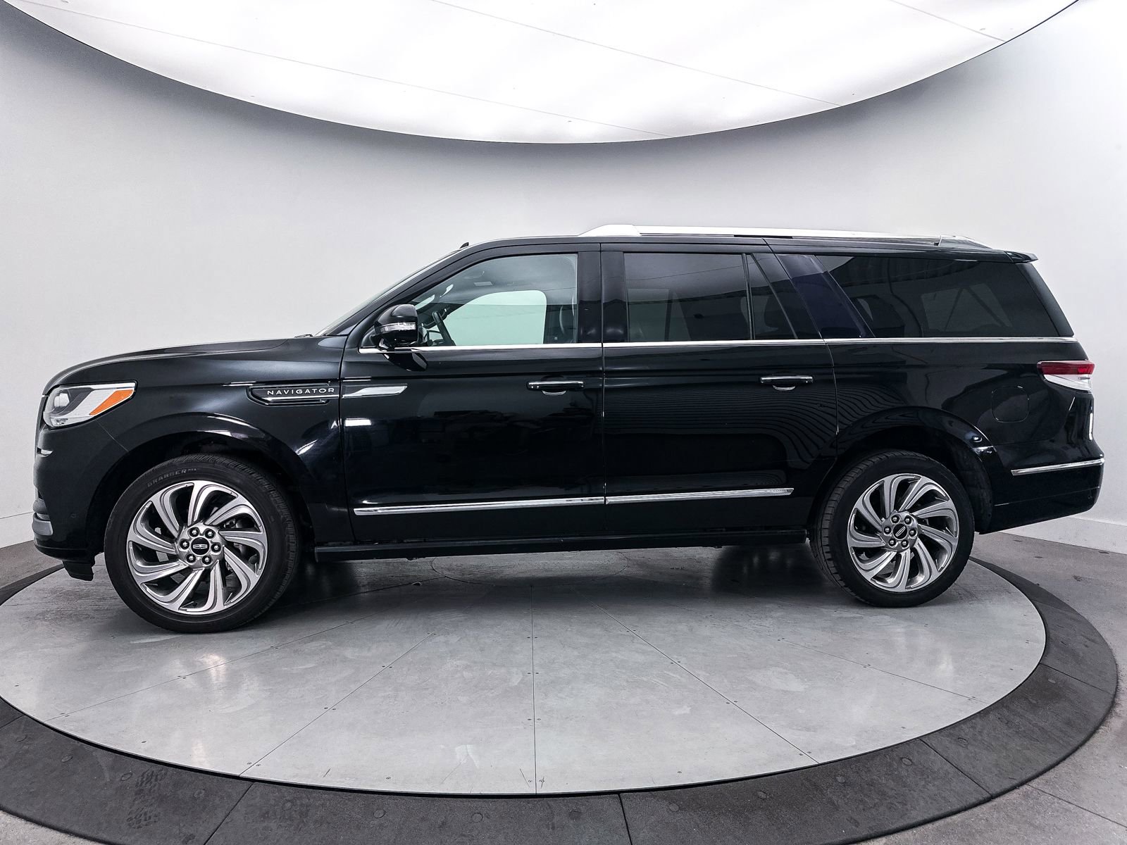 Used 2022 Lincoln Navigator L Reserve AWD/4WD image 43
