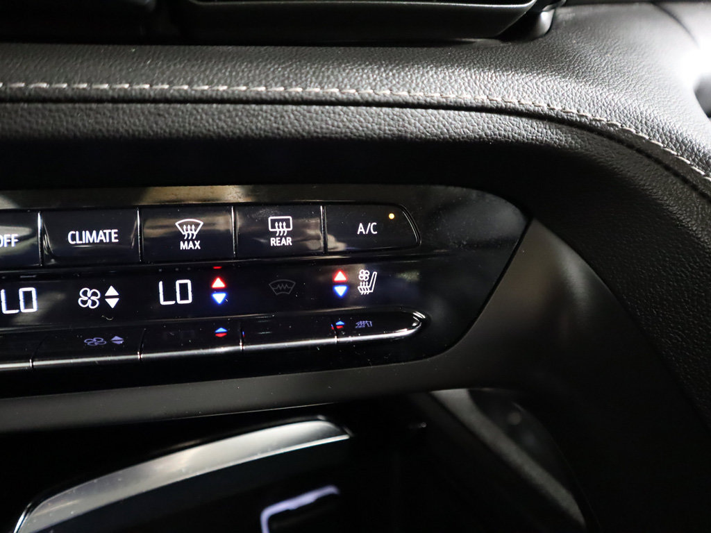 Used 2023 Buick Envision Avenir AWD/4WD image 59