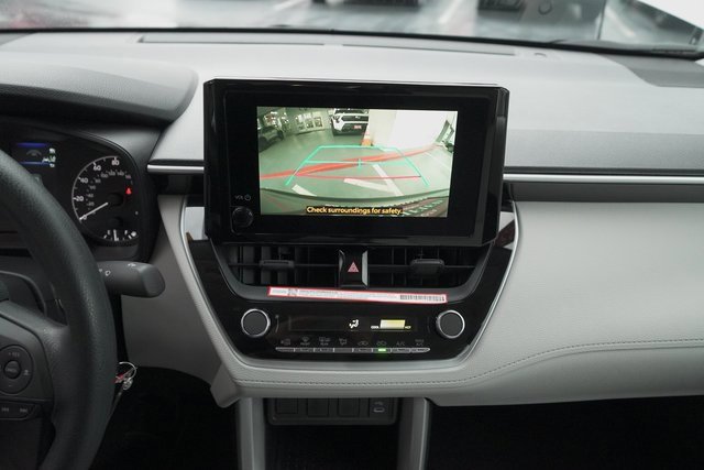 Certified 2025 Toyota Corolla Cross L image 31