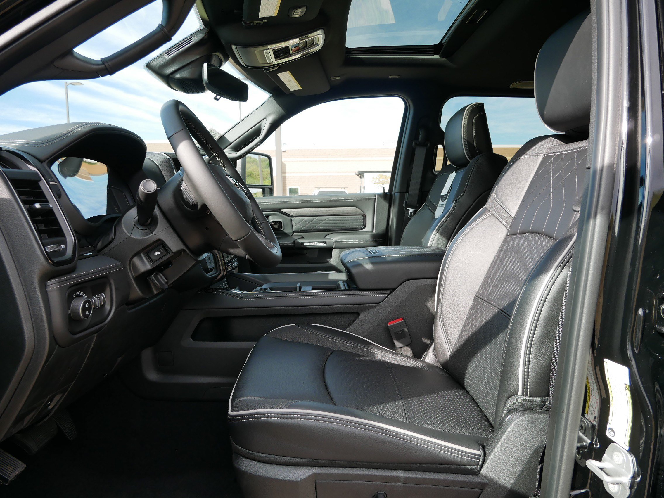 New 2027 RAM 2500 Limited AWD/4WD image 7