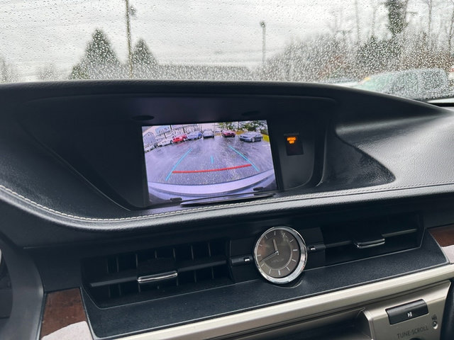 Used 2015 Lexus ES 350 w/ Luxury Package FWD image 16