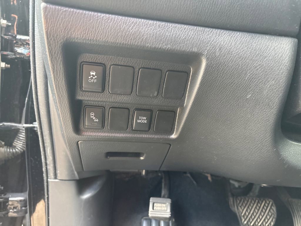 Used 2020 Nissan Pathfinder SV AWD/4WD image 11