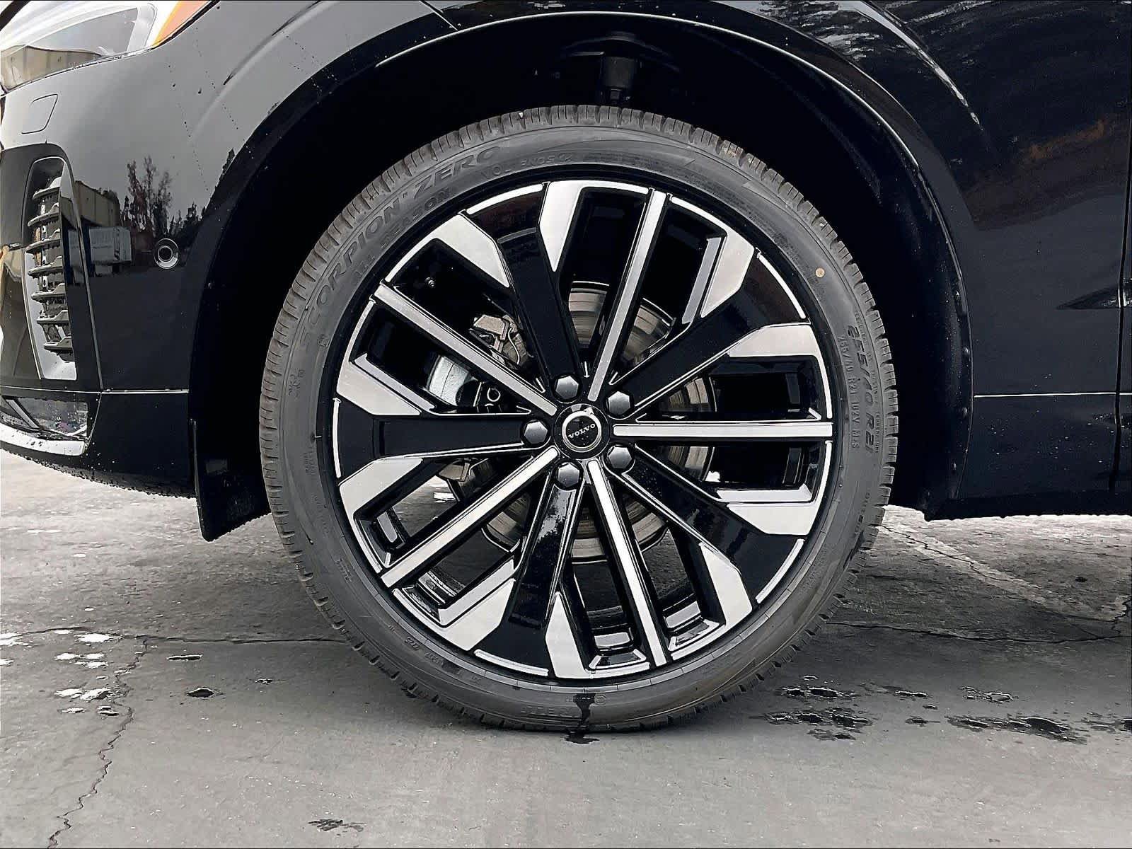 New 2026 Volvo XC60 B5 Ultra w/ Climate Package AWD/4WD image 14
