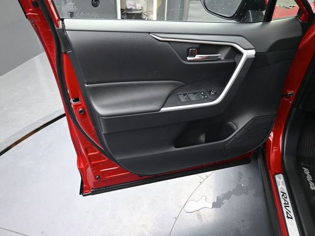 Used 2025 Toyota RAV4 SE w/ Weather & Moonroof Package image 13