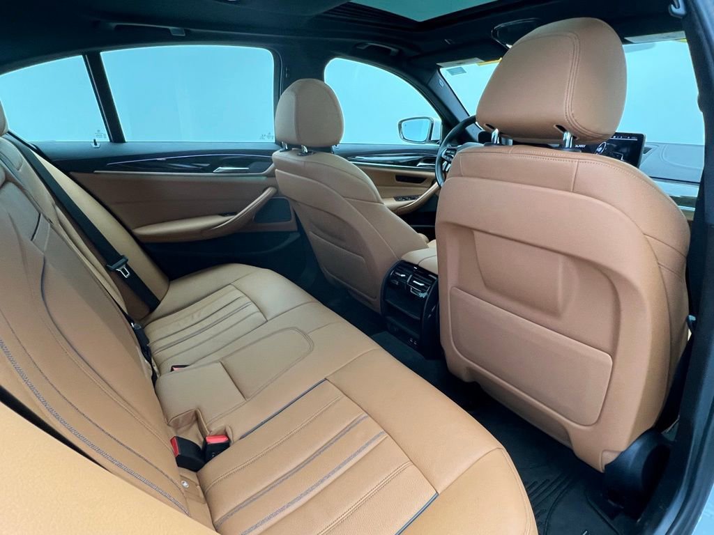 Certified 2022 BMW 540i w/ Premium Package image 8