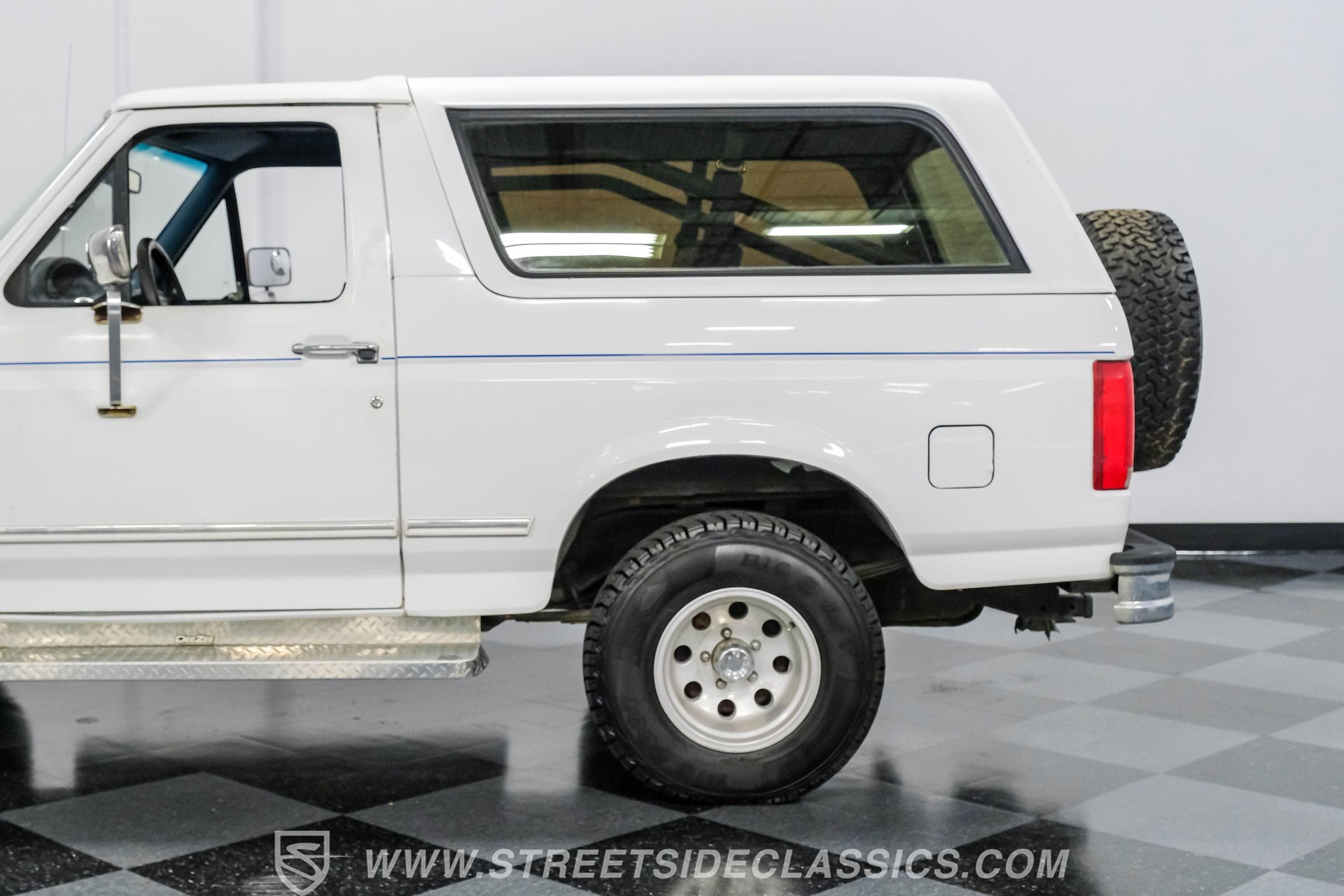 Used 1994 Ford Bronco XLT image 22