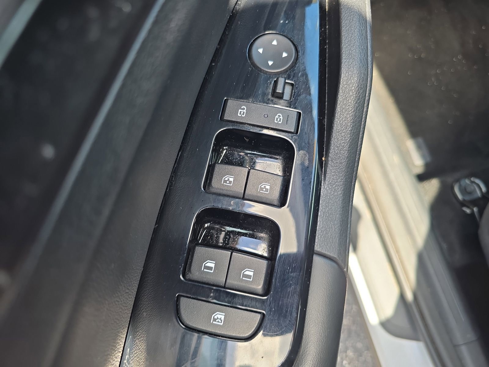 Used 2023 Kia Sportage EX image 14