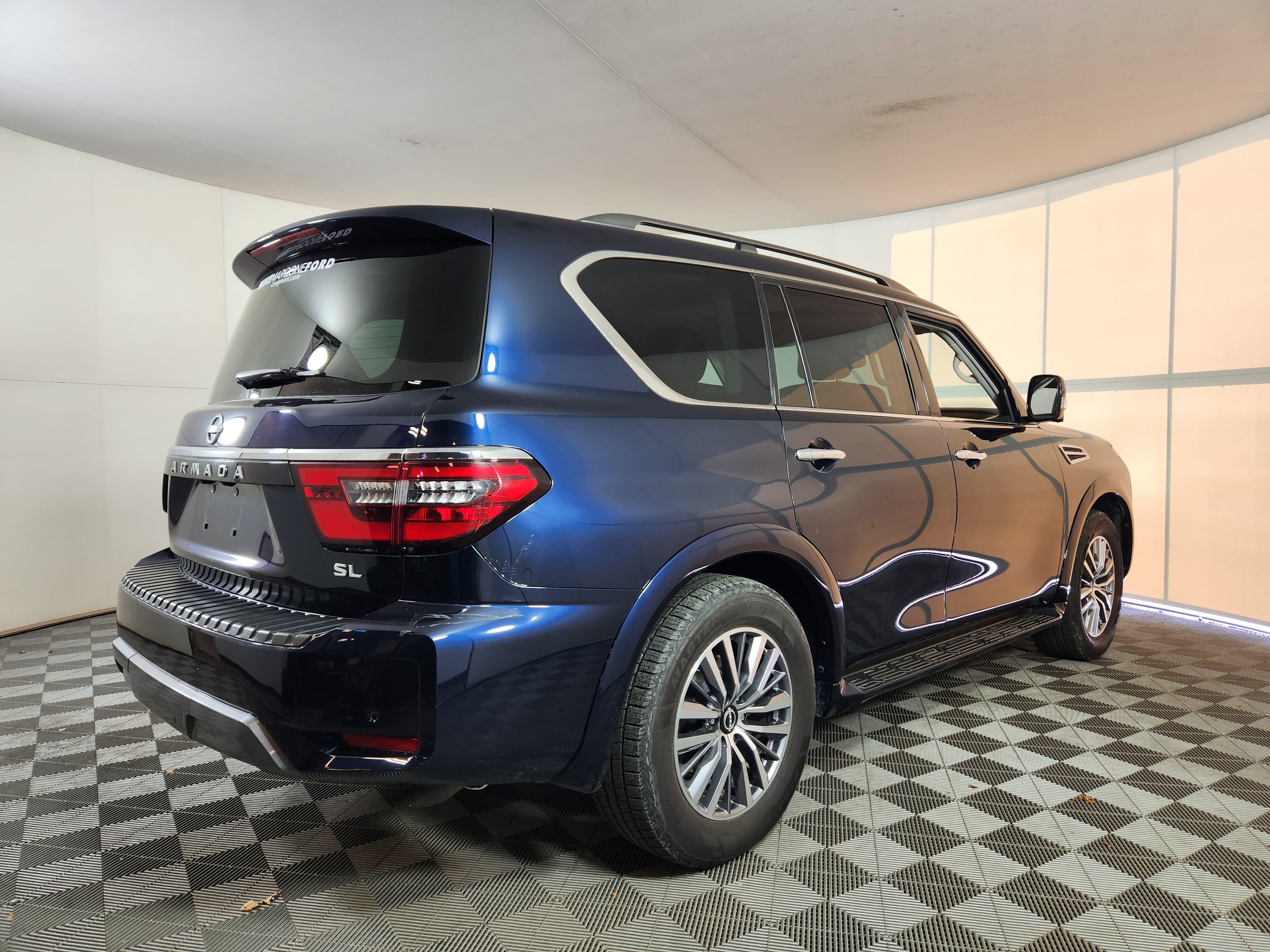 Used 2023 Nissan Armada SL w/ Captain's Chairs Package image 7