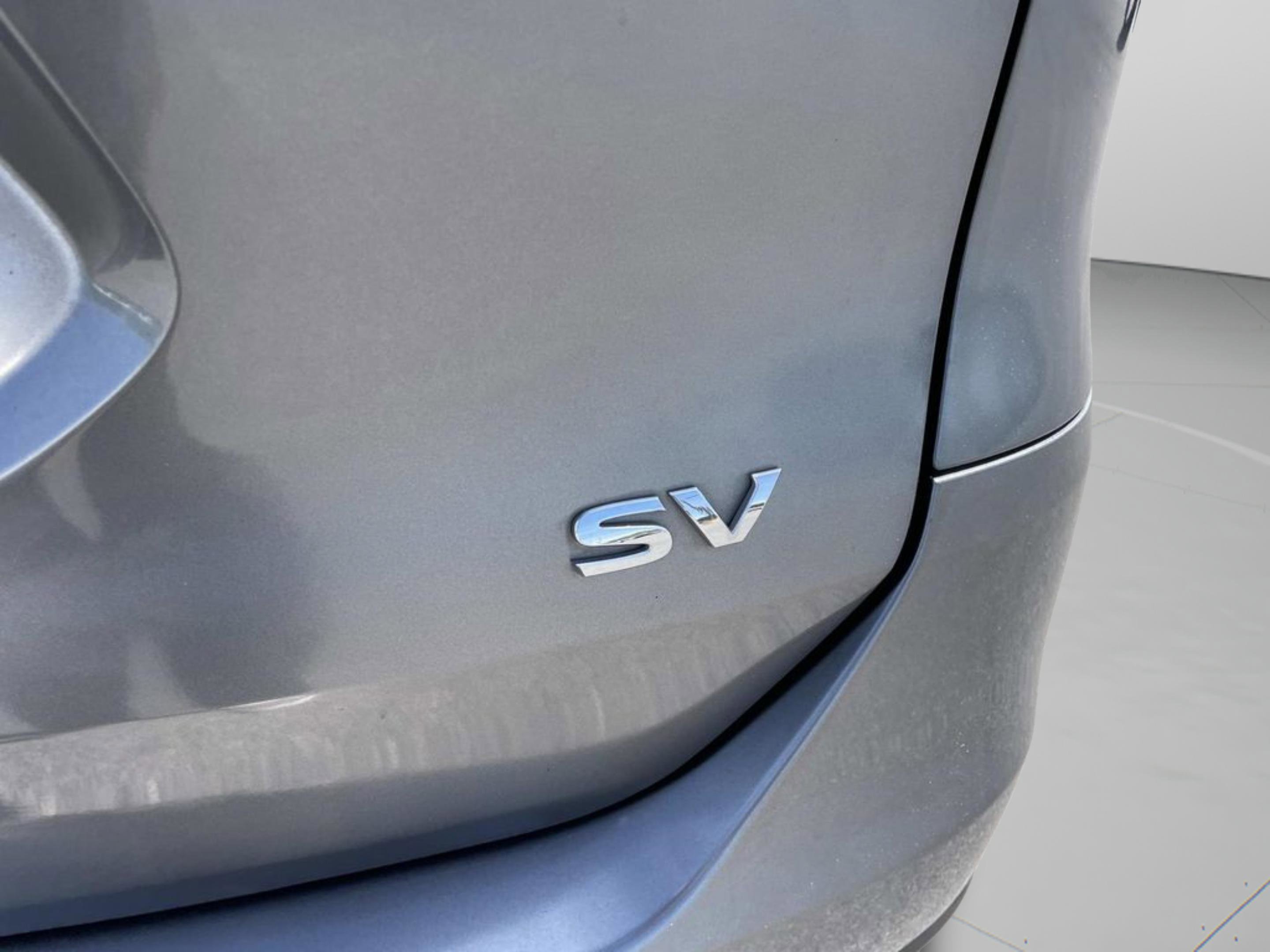 Used 2015 Nissan Rogue SV FWD image 33