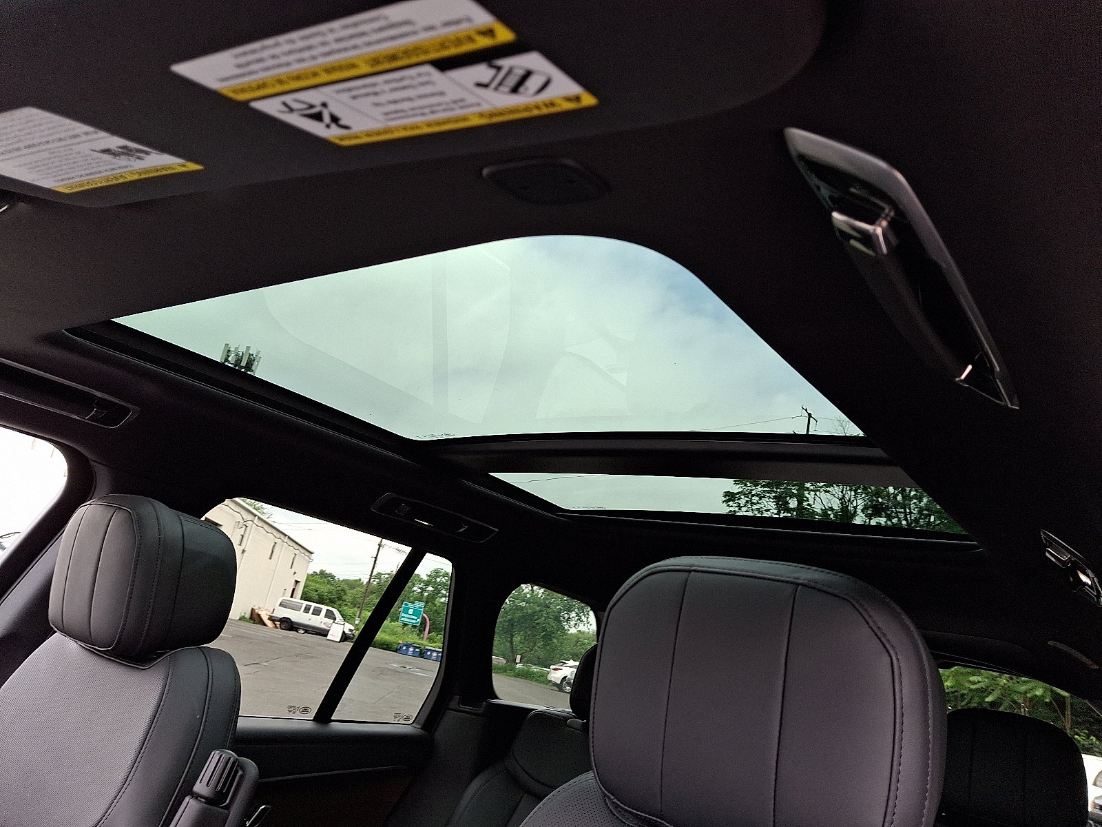 Certified 2023 Land Rover Range Rover SE image 14