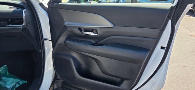 Used 2025 Toyota Grand Highlander AWD image 19