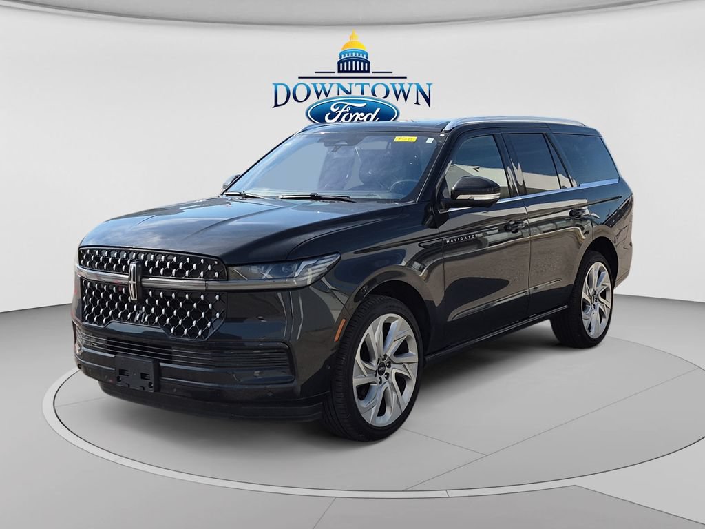Used 2025 Lincoln Navigator Black Label AWD/4WD image 7