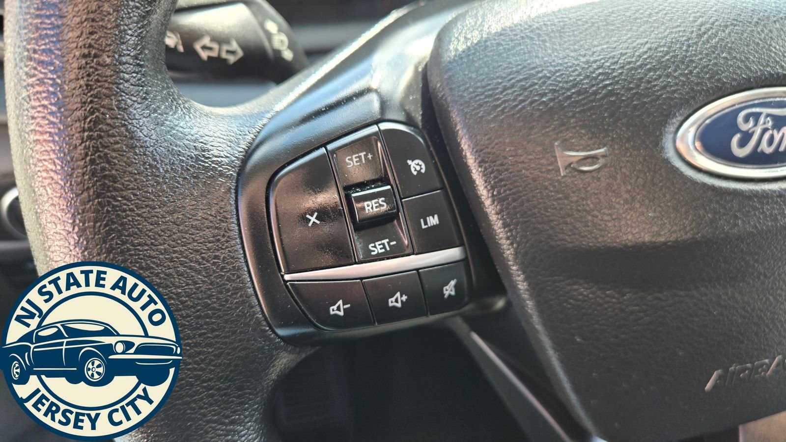 Used 2023 Ford Transit 350 XLT RWD image 12