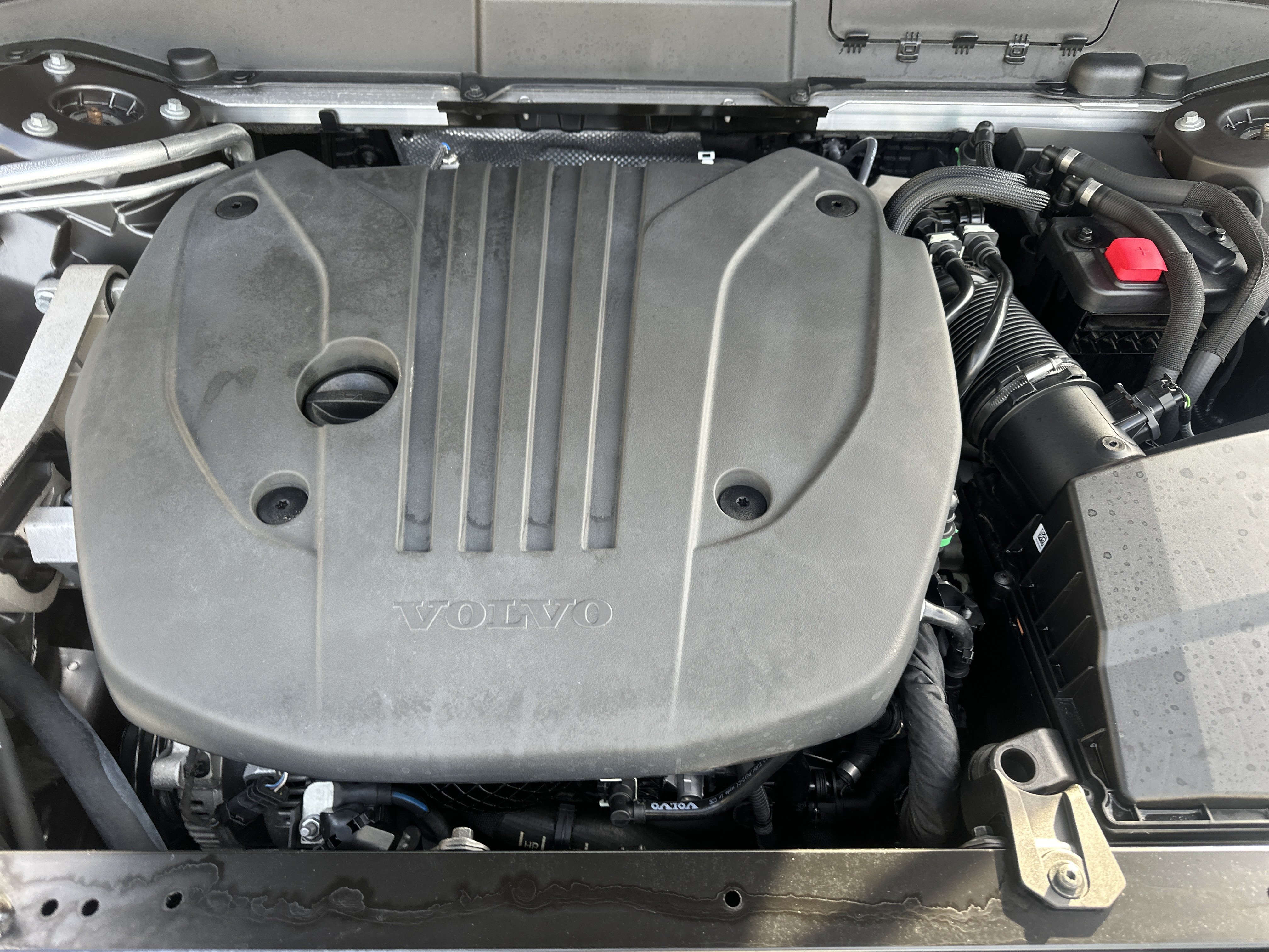 Used 2024 Volvo XC60 B5 Plus AWD/4WD image 9