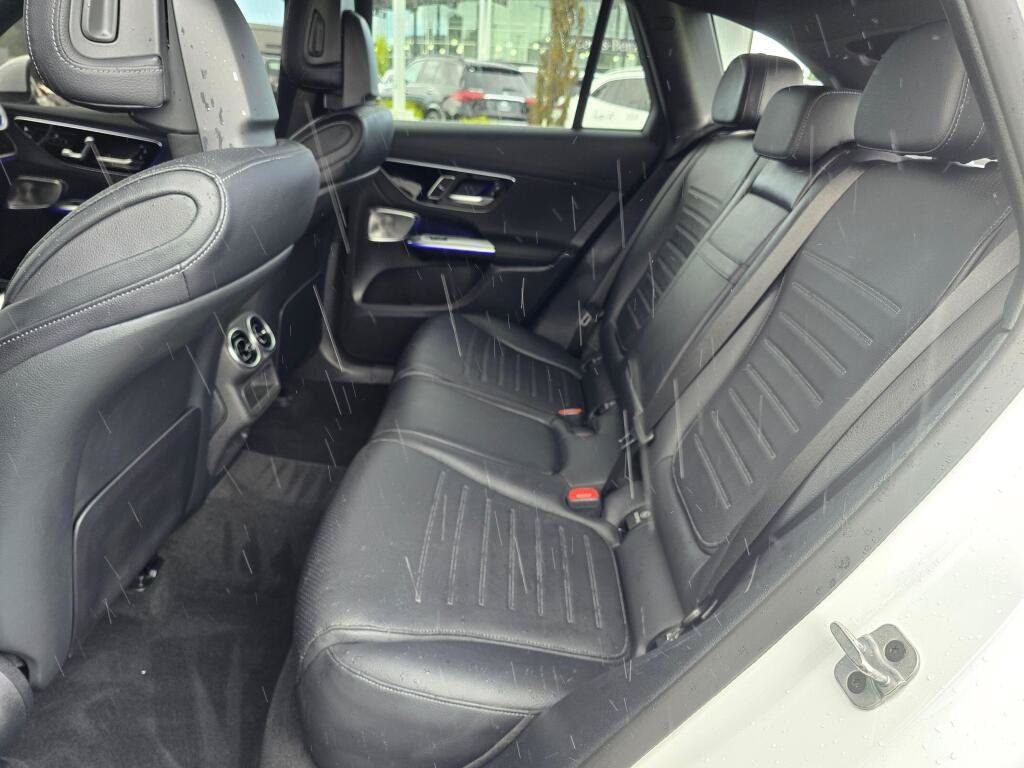 Used 2025 Mercedes-Benz GLC 350e 4MATIC w/ AMG Line image 17