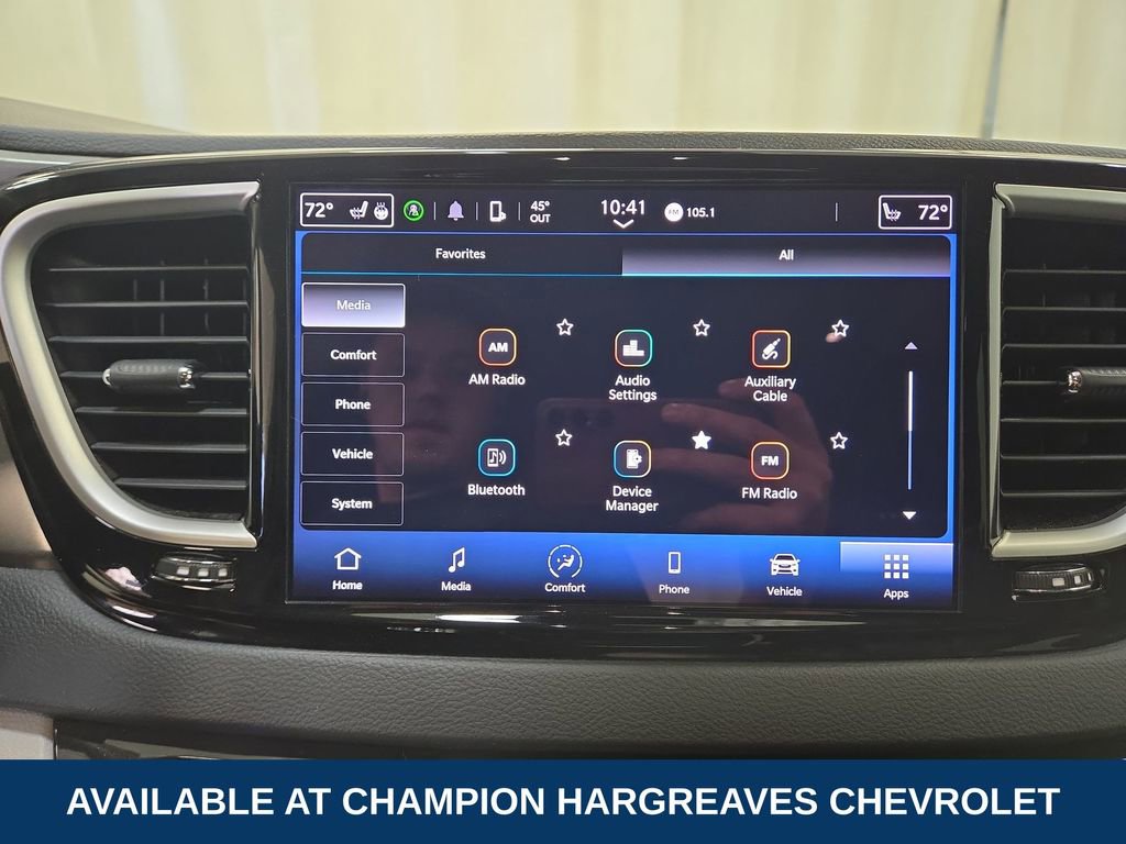Used 2024 Chrysler Pacifica Touring-L FWD image 18