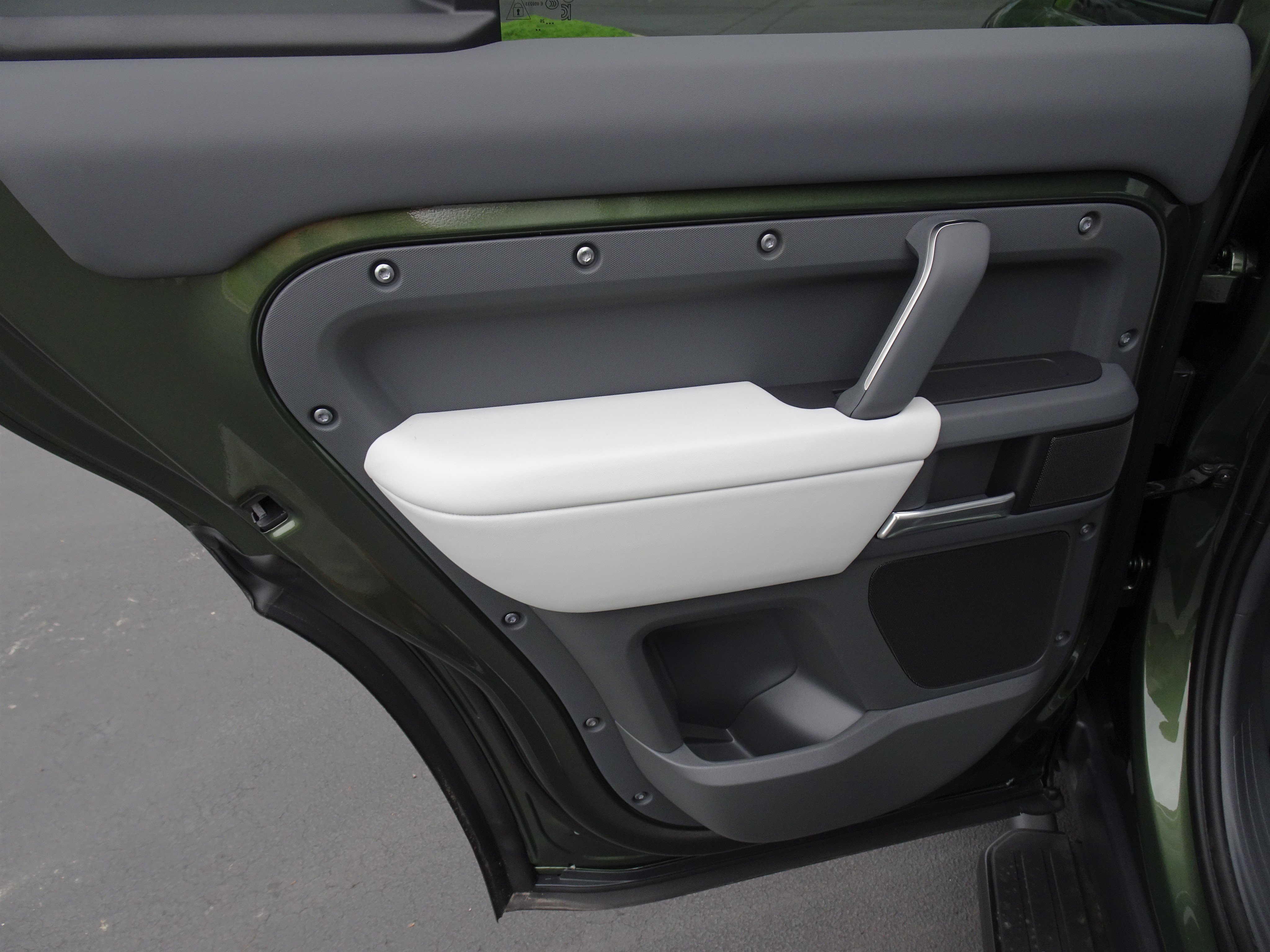New 2026 Land Rover Defender 130 X-Dynamic SE AWD/4WD image 23