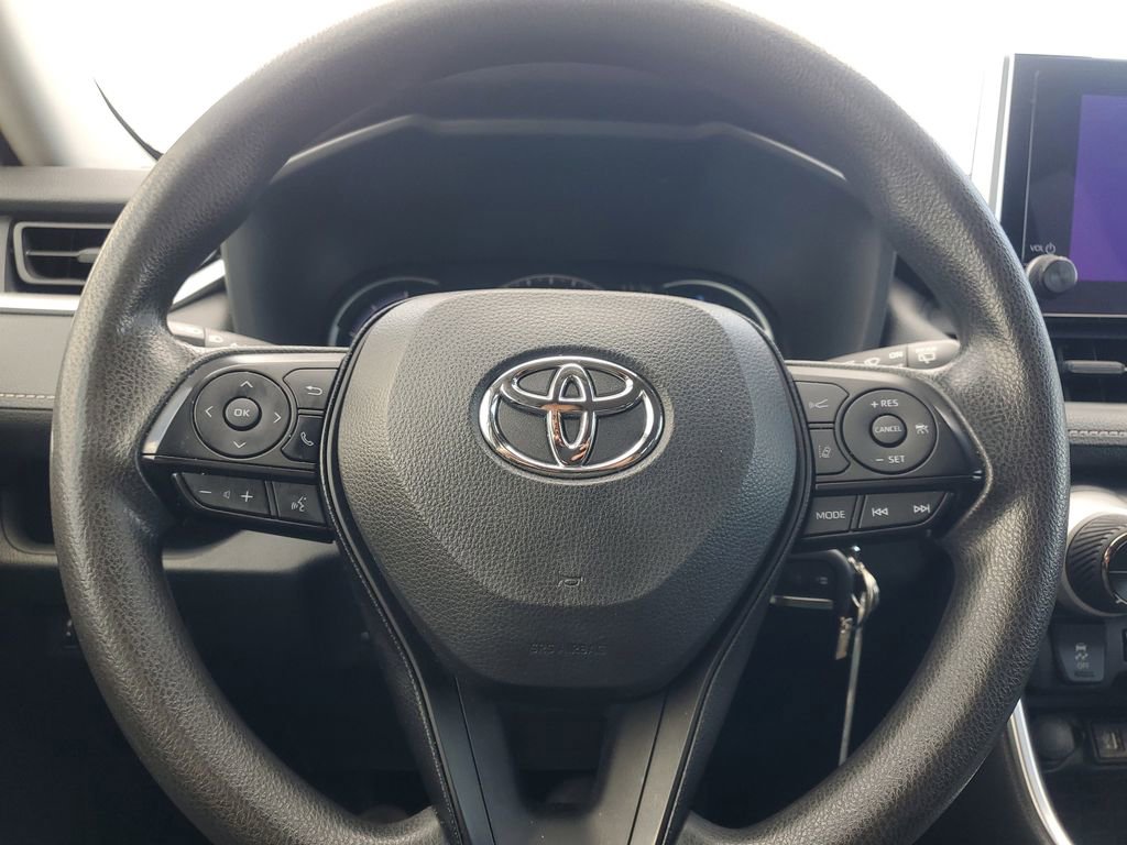 Used 2023 Toyota RAV4 LE image 19