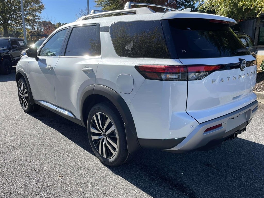 New 2025 Nissan Pathfinder Platinum image 3