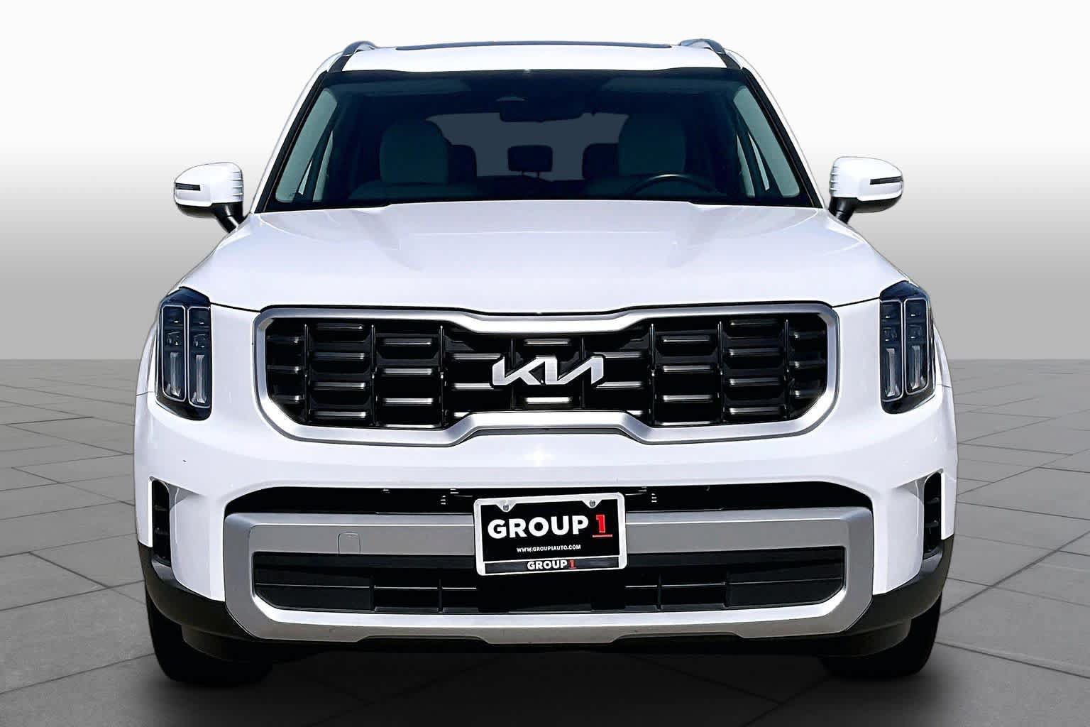 Used 2025 Kia Telluride S FWD image 4