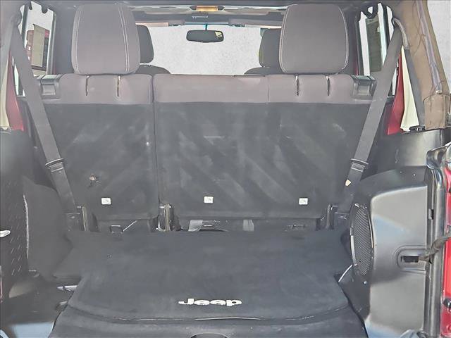 Used 2013 Jeep Wrangler Unlimited Rubicon w/ Connectivity Group AWD/4WD image 6