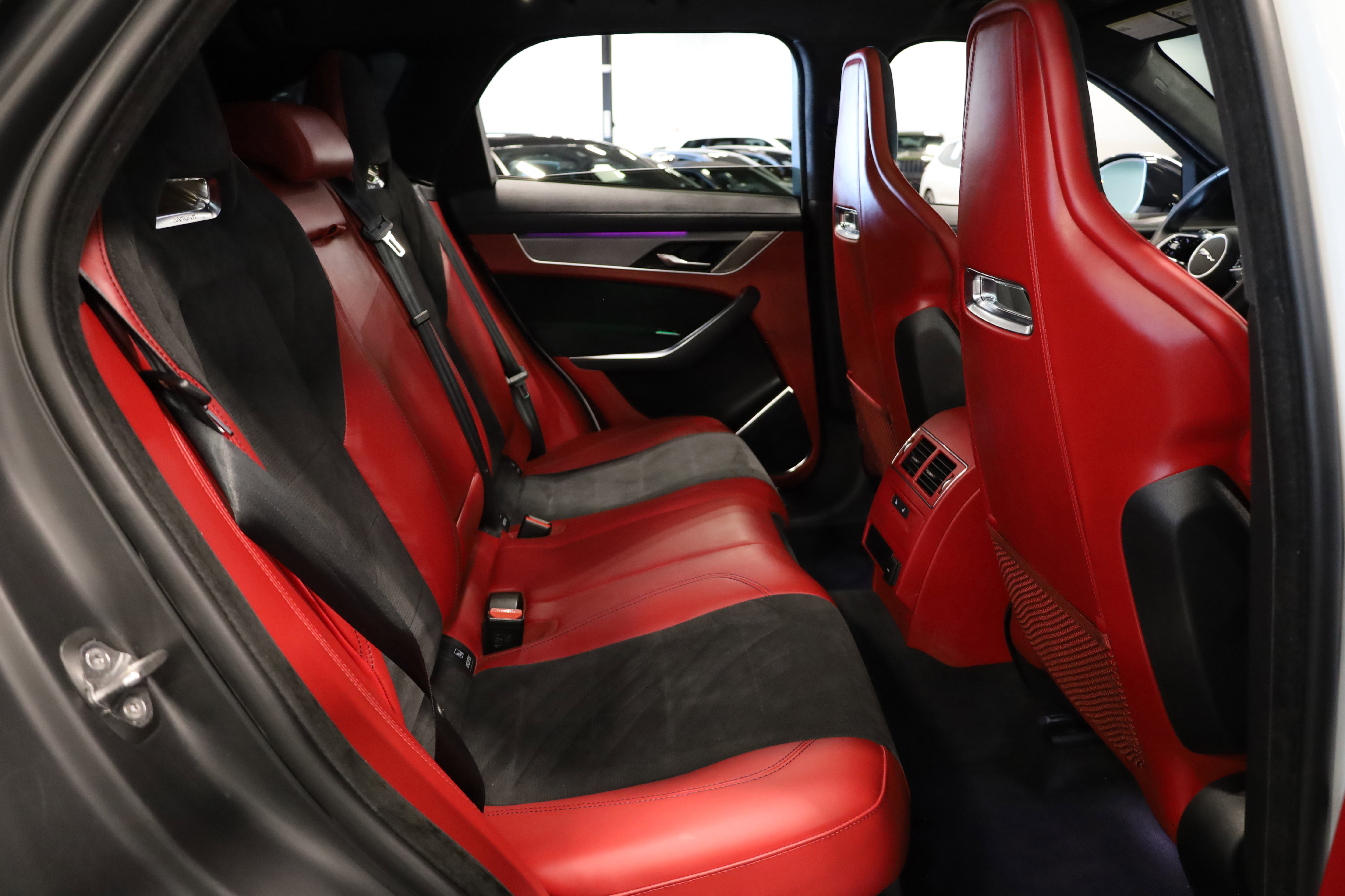 Used 2023 Jaguar F-PACE SVR image 39