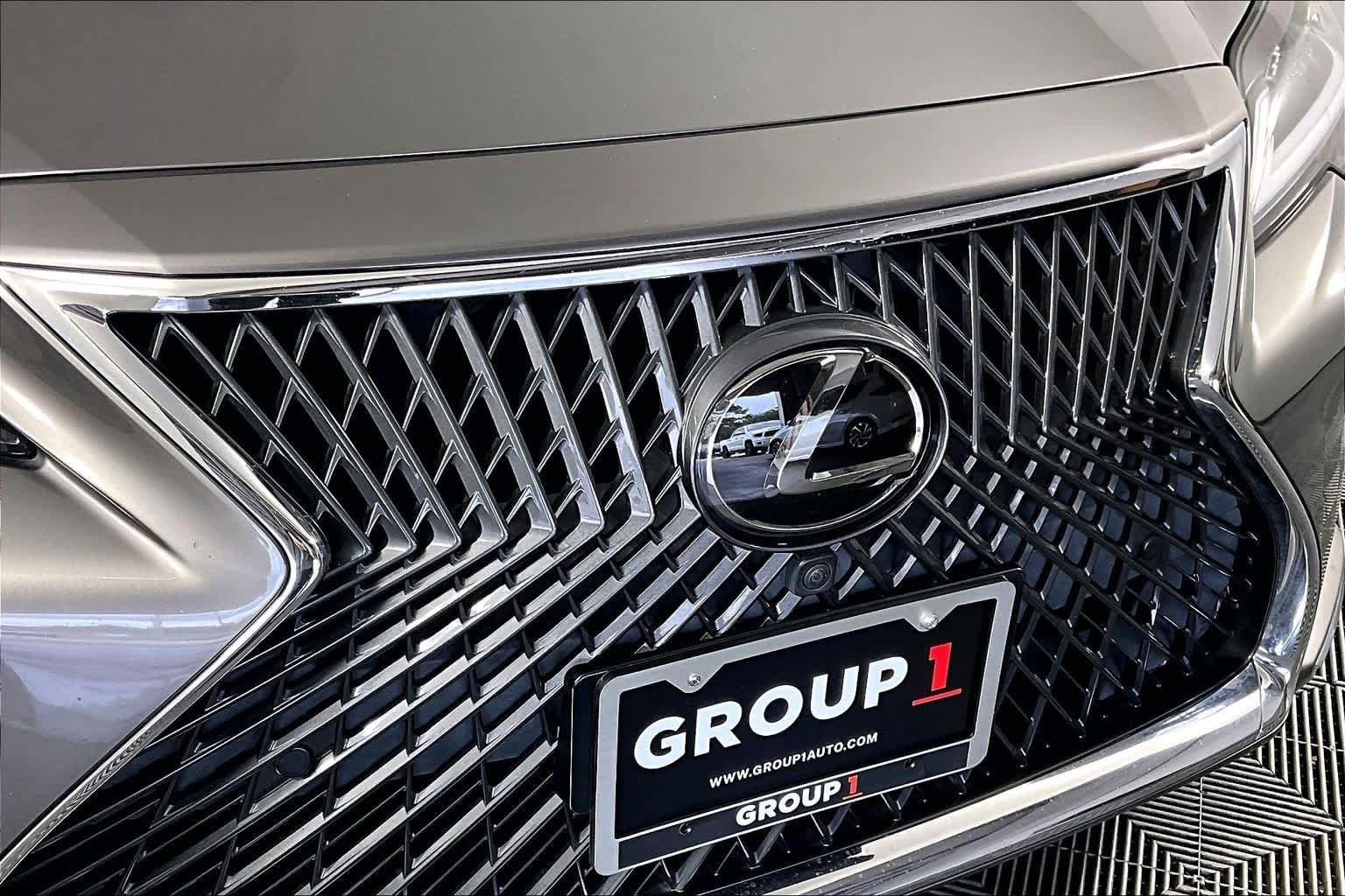 Used 2021 Lexus LS 500 w/ Interior Upgrade Package RWD image 28