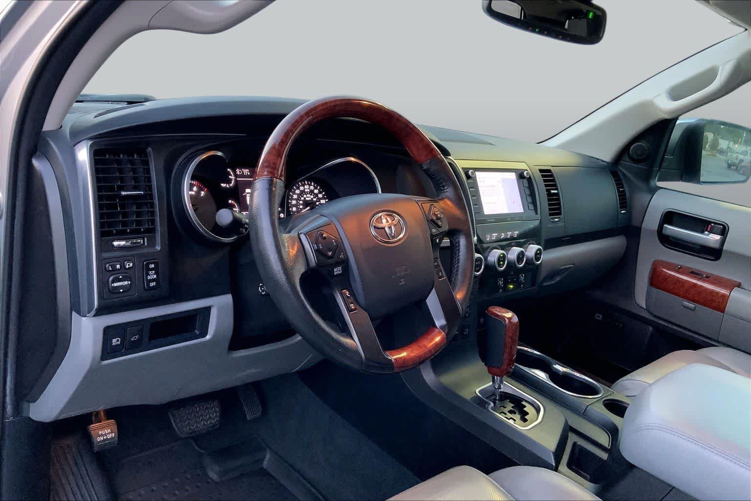 Used 2020 Toyota Sequoia Platinum RWD image 16