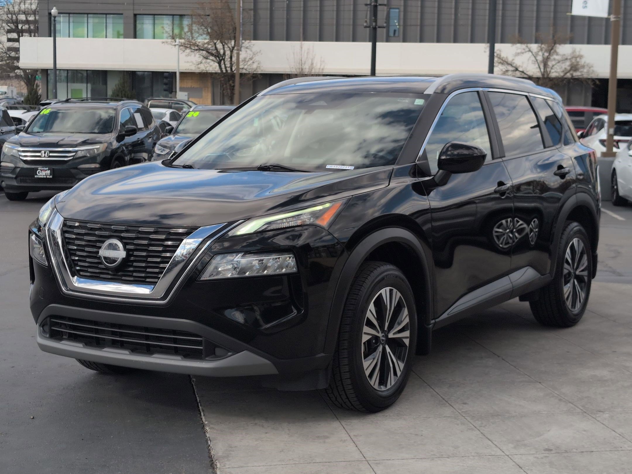Used 2023 Nissan Rogue SV w/ SV Premium B Package image 10