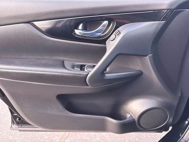 Used 2022 Nissan Rogue Sport SL image 22