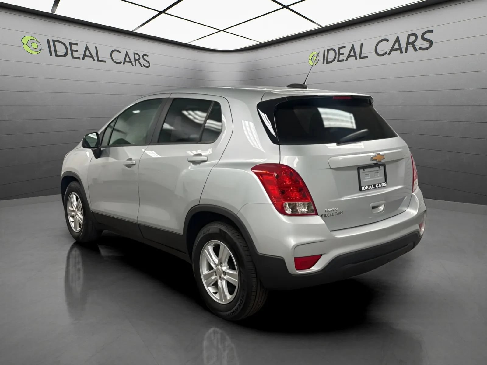 Used 2020 Chevrolet Trax LS w/ Tint and Cruise Package FWD image 7