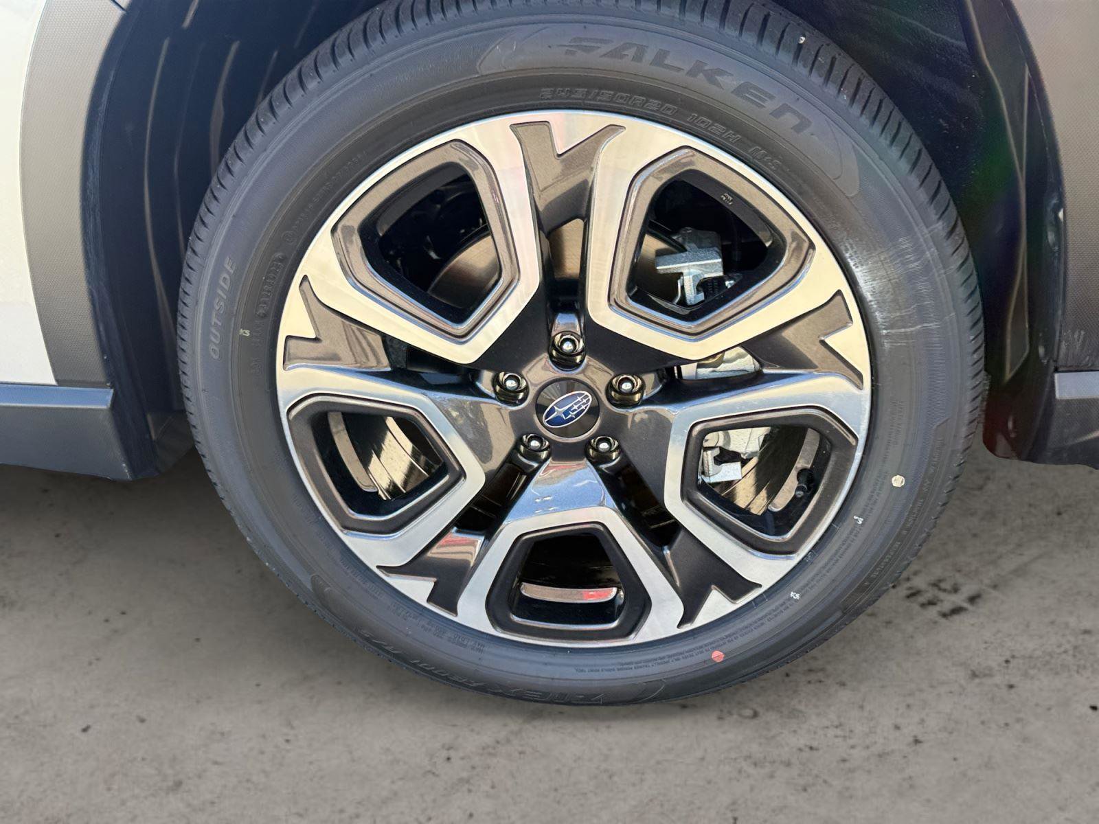 New 2025 Subaru Ascent Limited image 14