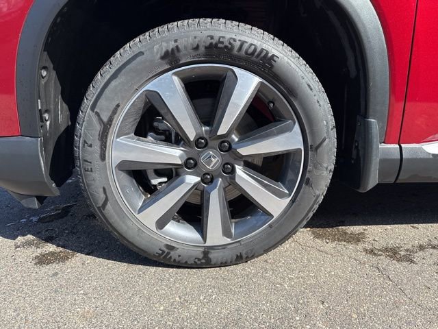 Used 2025 Honda Pilot Touring image 3