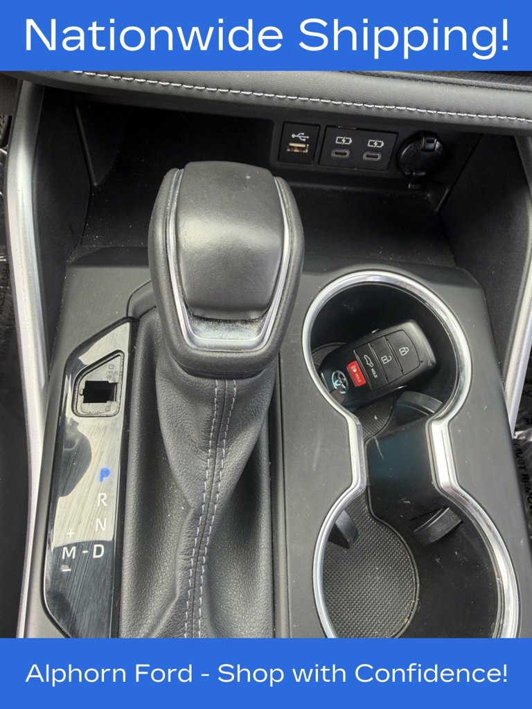 Used 2024 Toyota Highlander LE AWD/4WD image 26