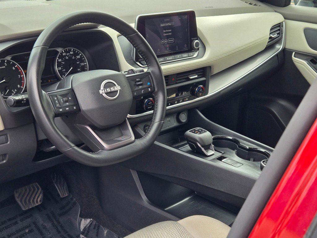 Used 2025 Nissan Rogue SV AWD/4WD image 24